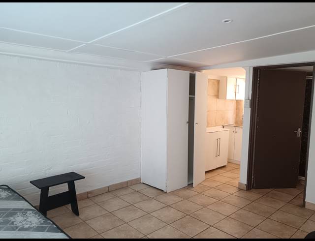 6 BEDROOM HOUSE FOR SALE IN BRANDWAG